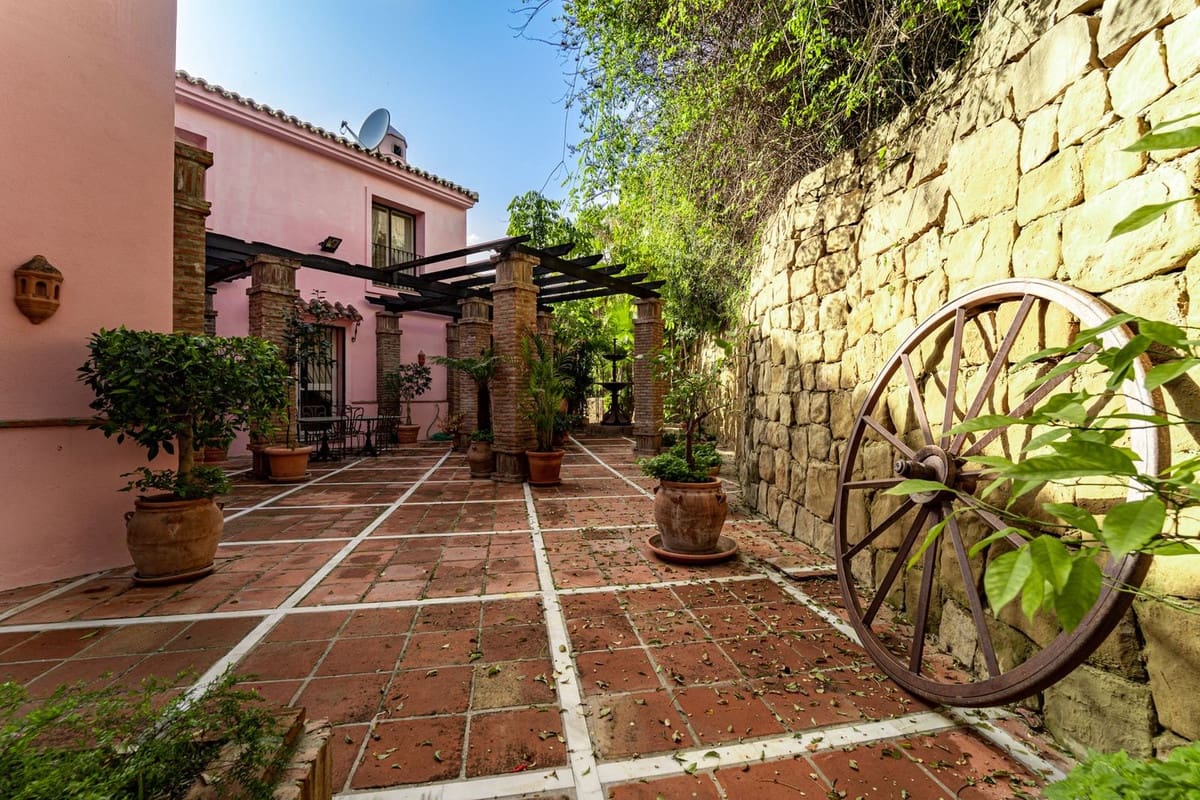 5 soverom Villa til salgs i Benahavis med svømmebasseng - € 5 250 000 (Ref: 8442074)