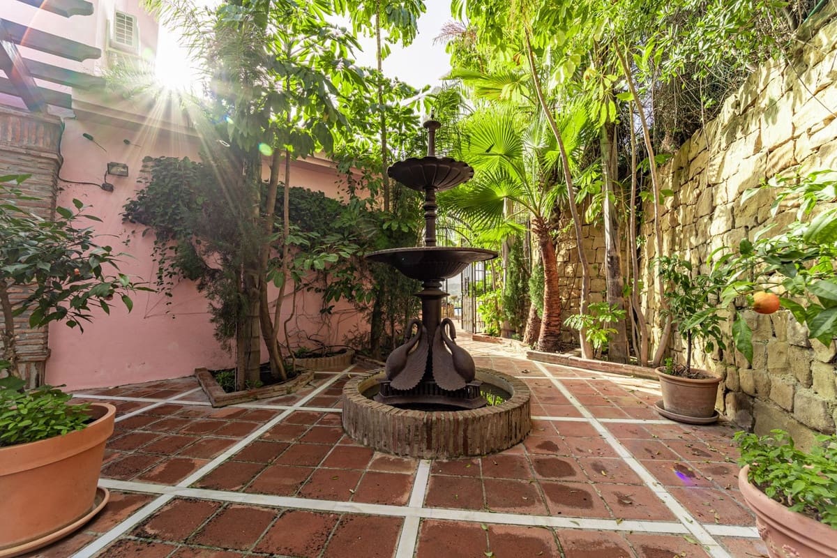 5 soverom Villa til salgs i Benahavis med svømmebasseng - € 5 250 000 (Ref: 8442074)