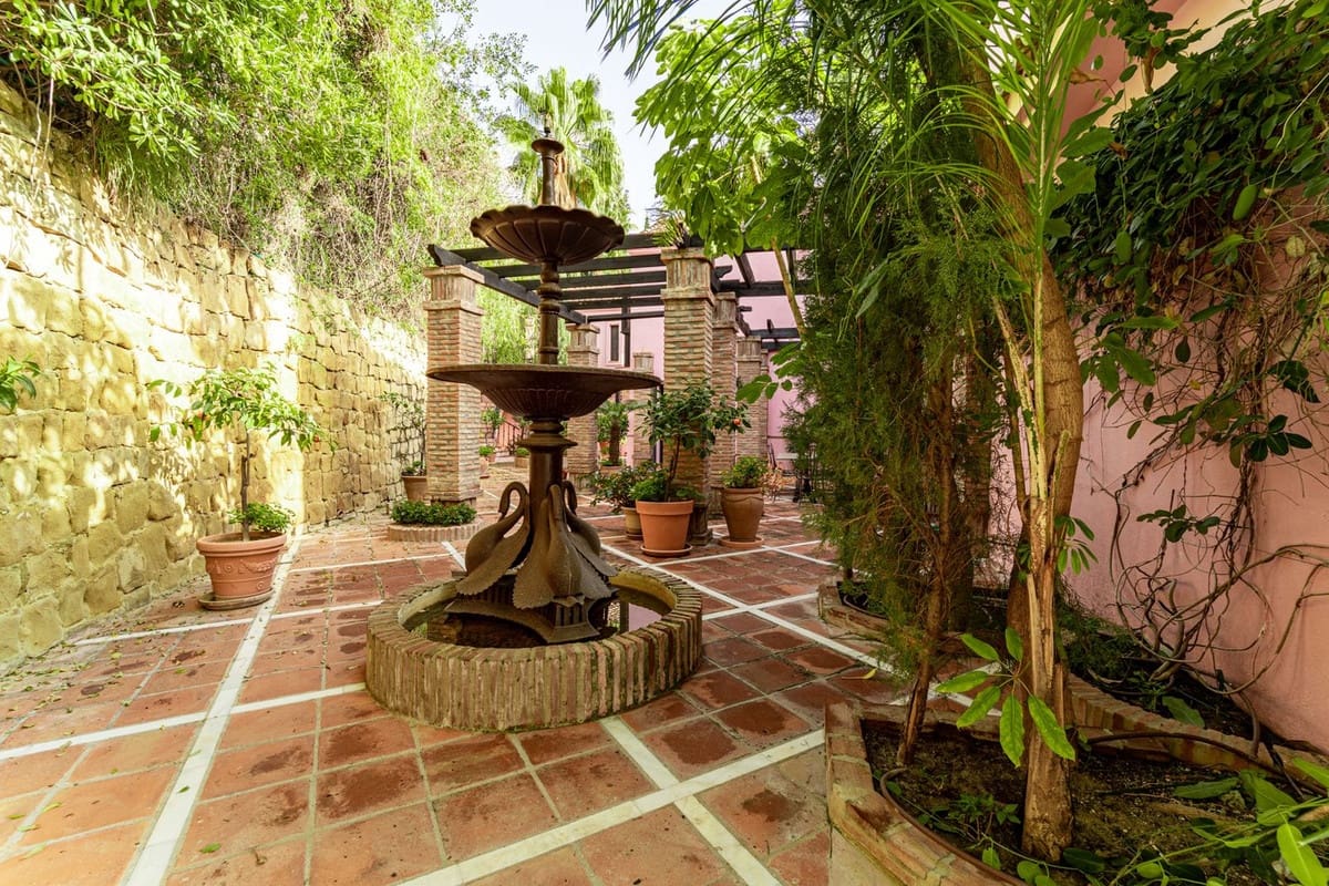 5 soverom Villa til salgs i Benahavis med svømmebasseng - € 5 250 000 (Ref: 8442074)