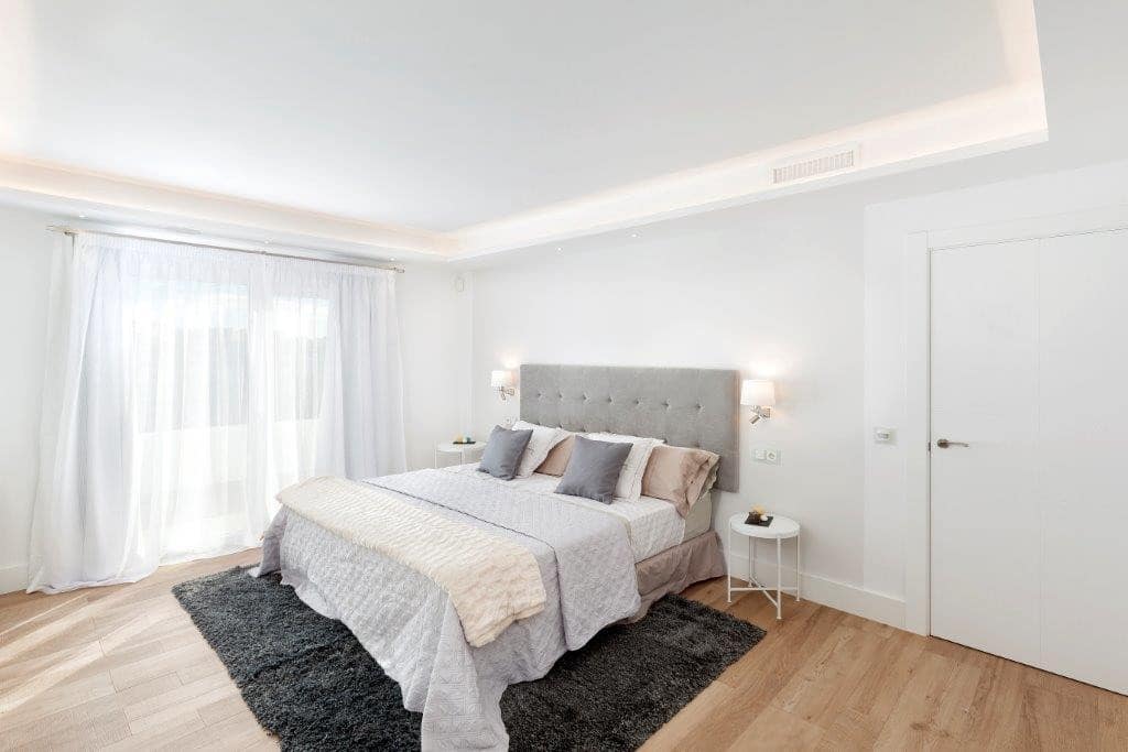 6 bedroom Villa for sale in Golden Mile with pool garage - € 3,950,000 (Ref: 8442091)