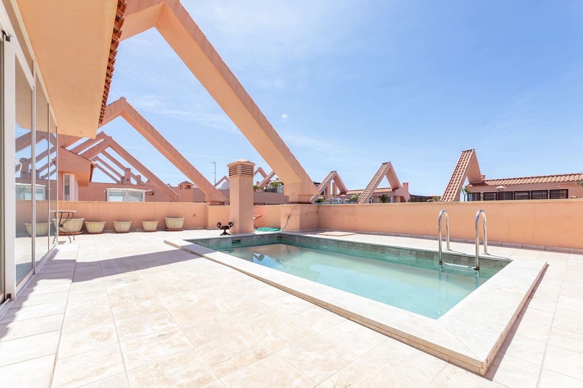 5 soverom Penthouse til salgs i Nueva Andalucia med svømmebasseng garasje - € 3 700 000 (Ref: 8442093)
