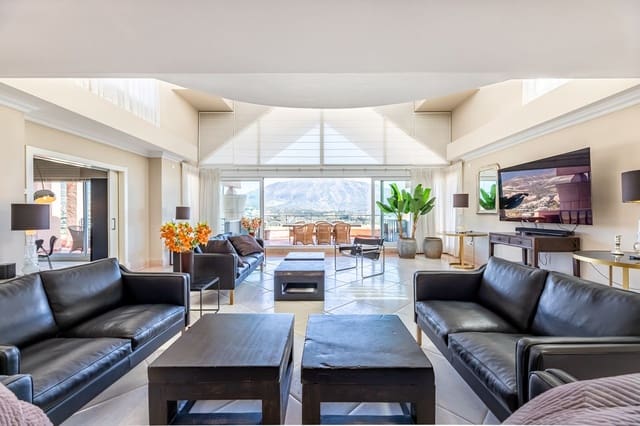 5 soverom Penthouse til salgs i Las Brisas, Marbella med svømmebasseng garasje - € 3 700 000 (Ref: 8442093)