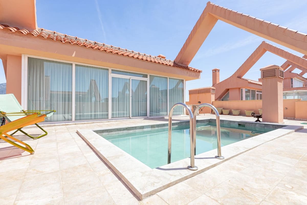 5 soverom Penthouse til salgs i Nueva Andalucia med svømmebasseng garasje - € 3 700 000 (Ref: 8442093)