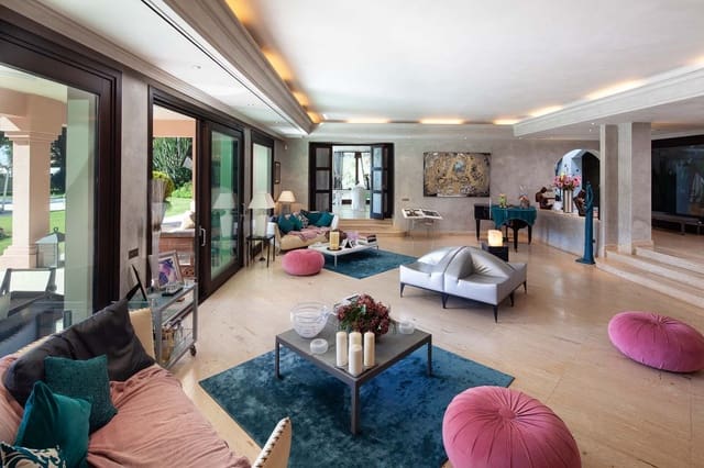 10 soveværelse Villa til salg i Centro, Estepona med swimmingpool - € 13.500.000 (Ref: 8442103)