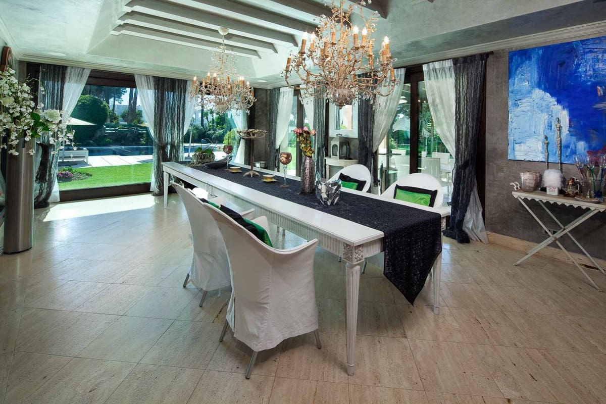 10 soveværelse Villa til salg i Estepona med swimmingpool - € 13.500.000 (Ref: 8442103)