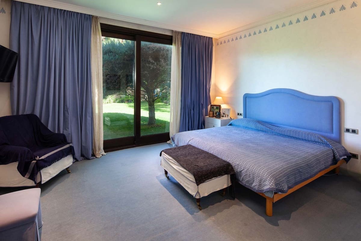 10 soveværelse Villa til salg i Estepona med swimmingpool - € 13.500.000 (Ref: 8442103)