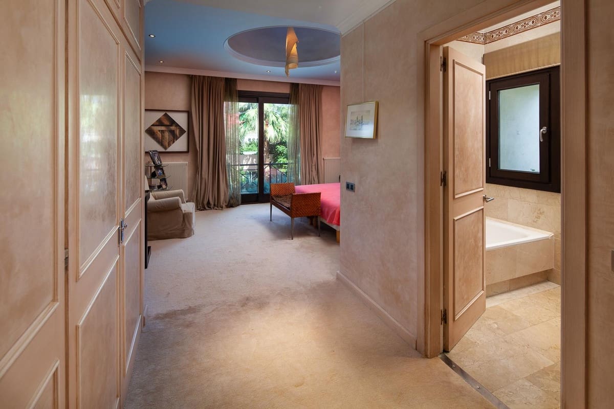 10 soveværelse Villa til salg i Estepona med swimmingpool - € 13.500.000 (Ref: 8442103)