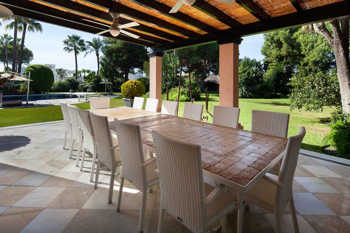 10 soveværelse Villa til salg i Estepona med swimmingpool - € 13.500.000 (Ref: 8442103)