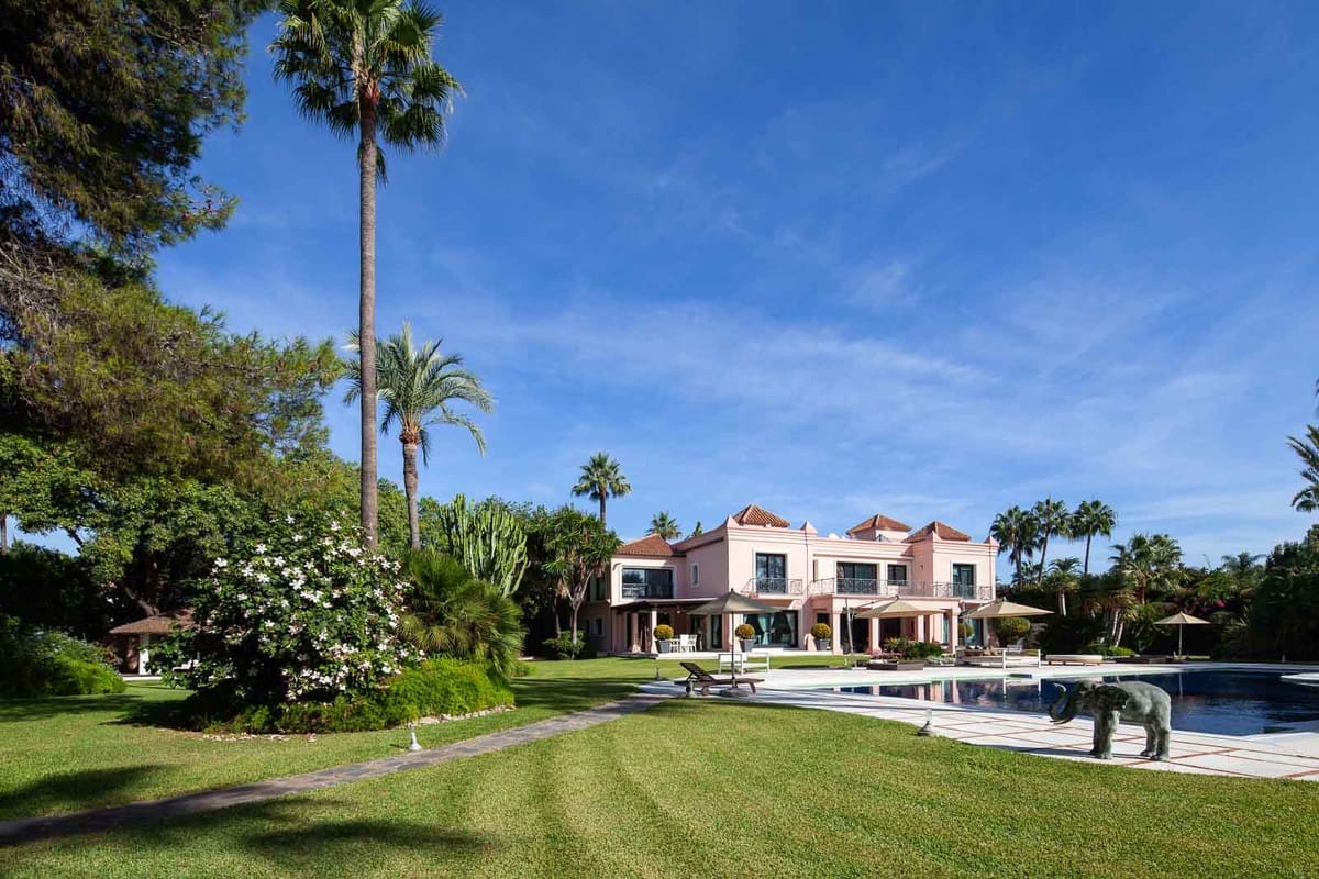 10 soveværelse Villa til salg i Estepona med swimmingpool - € 13.500.000 (Ref: 8442103)