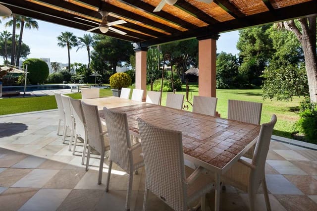 10 soveværelse Villa til salg i Centro, Estepona med swimmingpool - € 13.500.000 (Ref: 8442103)