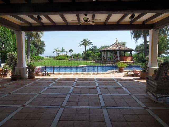 8 bedroom Villa for sale in La Quinta with pool garage - € 7,900,000 (Ref: 8442111)