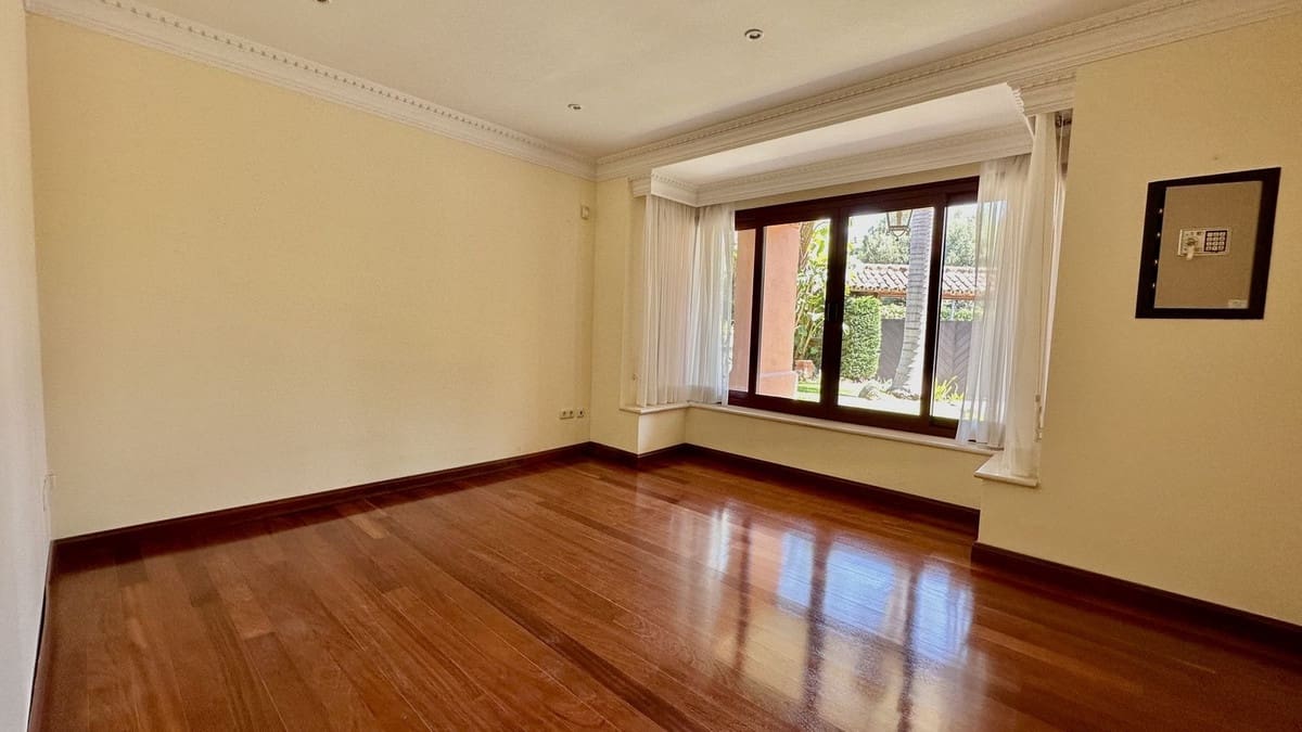 5 soveværelse Villa til salg i Golden Mile - € 4.500.000 (Ref: 8442123)