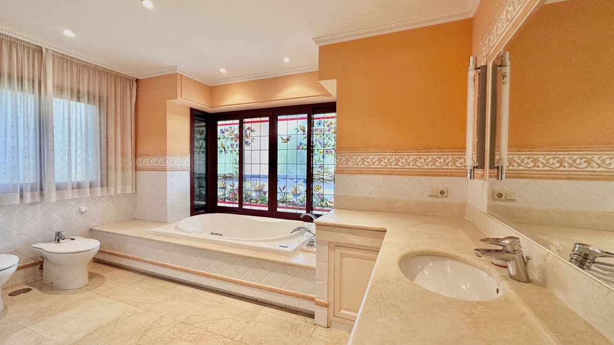 5 soveværelse Villa til salg i Golden Mile - € 4.500.000 (Ref: 8442123)