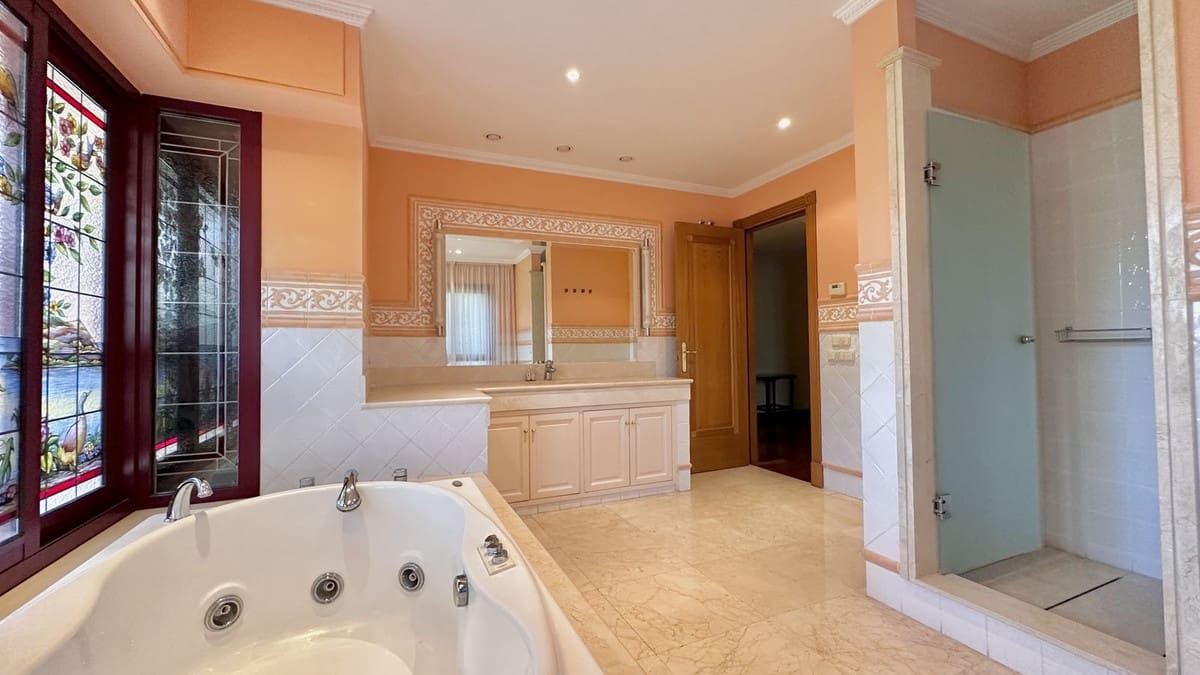 5 soveværelse Villa til salg i Golden Mile - € 4.500.000 (Ref: 8442123)