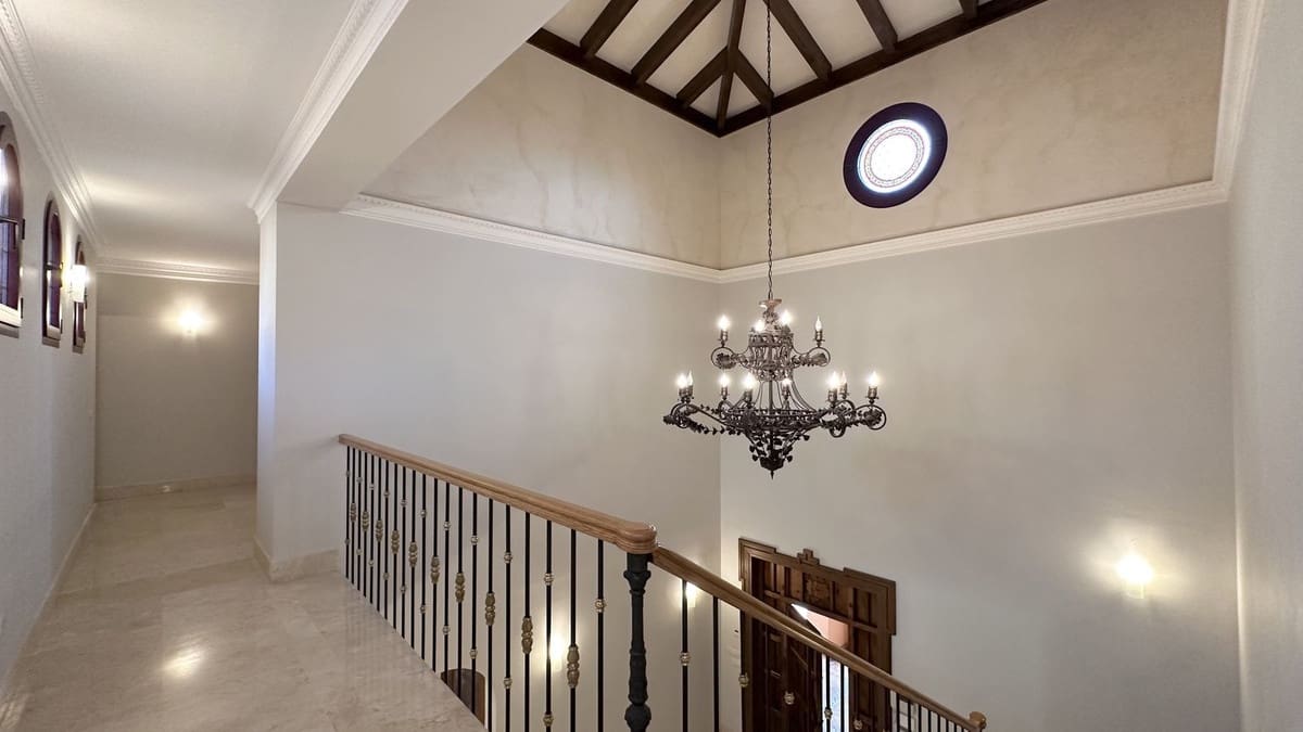 5 soveværelse Villa til salg i Golden Mile - € 4.500.000 (Ref: 8442123)