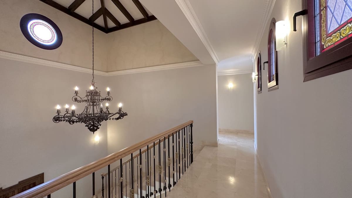 5 soveværelse Villa til salg i Golden Mile - € 4.500.000 (Ref: 8442123)