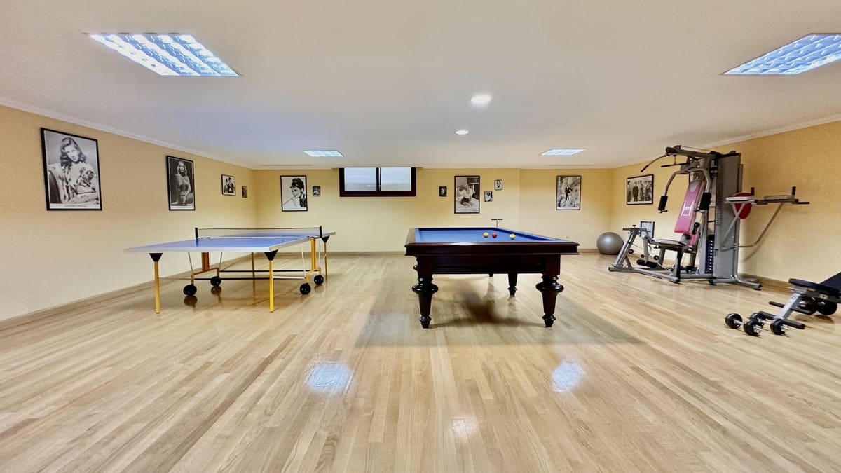 5 soveværelse Villa til salg i Golden Mile - € 4.500.000 (Ref: 8442123)