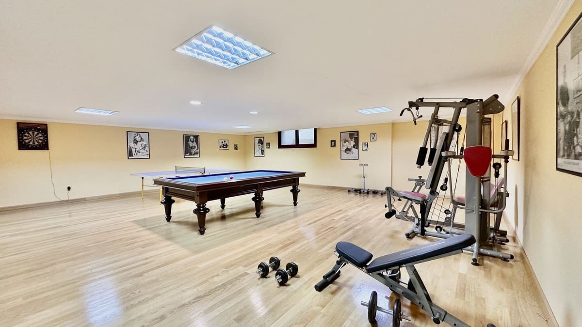 5 soveværelse Villa til salg i Golden Mile - € 4.500.000 (Ref: 8442123)