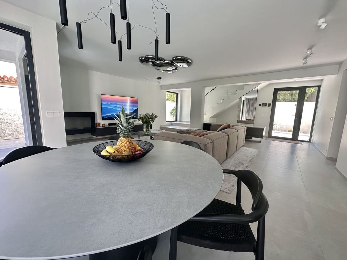 4 quarto Moradia para venda em Puerto Banus com piscina - 4 750 000 € (Ref: 8442151)