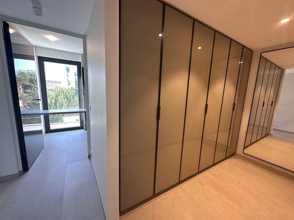 4 quarto Moradia para venda em Puerto Banus com piscina - 4 750 000 € (Ref: 8442151)