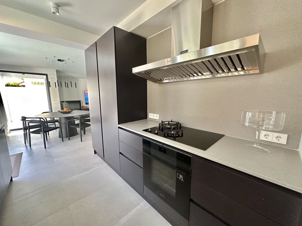 4 quarto Moradia para venda em Puerto Banus com piscina - 4 750 000 € (Ref: 8442151)