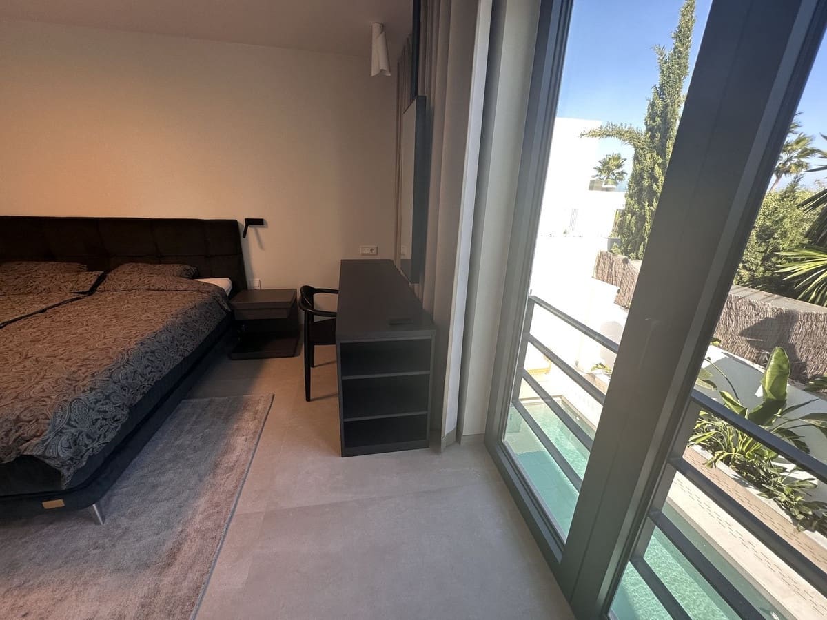 4 quarto Moradia para venda em Puerto Banus com piscina - 4 750 000 € (Ref: 8442151)