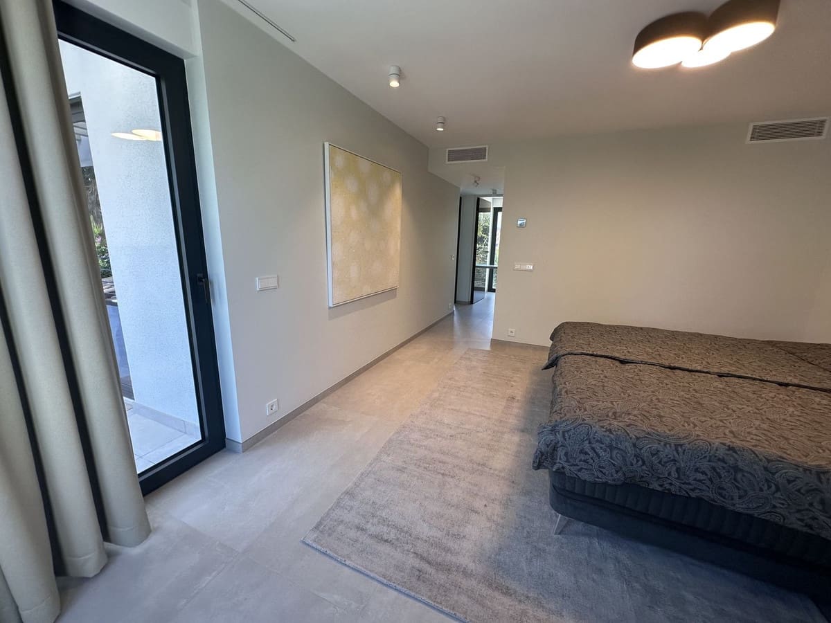 4 quarto Moradia para venda em Puerto Banus com piscina - 4 750 000 € (Ref: 8442151)