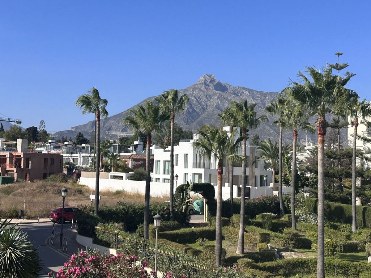 4 quarto Moradia para venda em Puerto Banus com piscina - 4 750 000 € (Ref: 8442151)