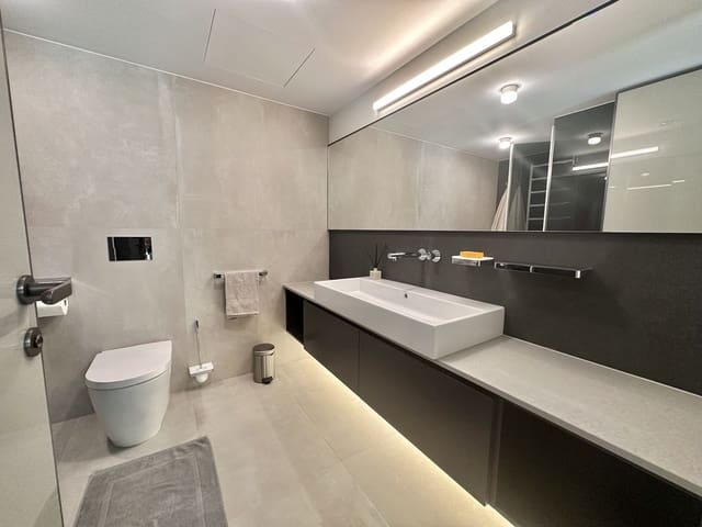 4 quarto Moradia para venda em Puerto Banus, Marbella com piscina - 4 750 000 € (Ref: 8442151)