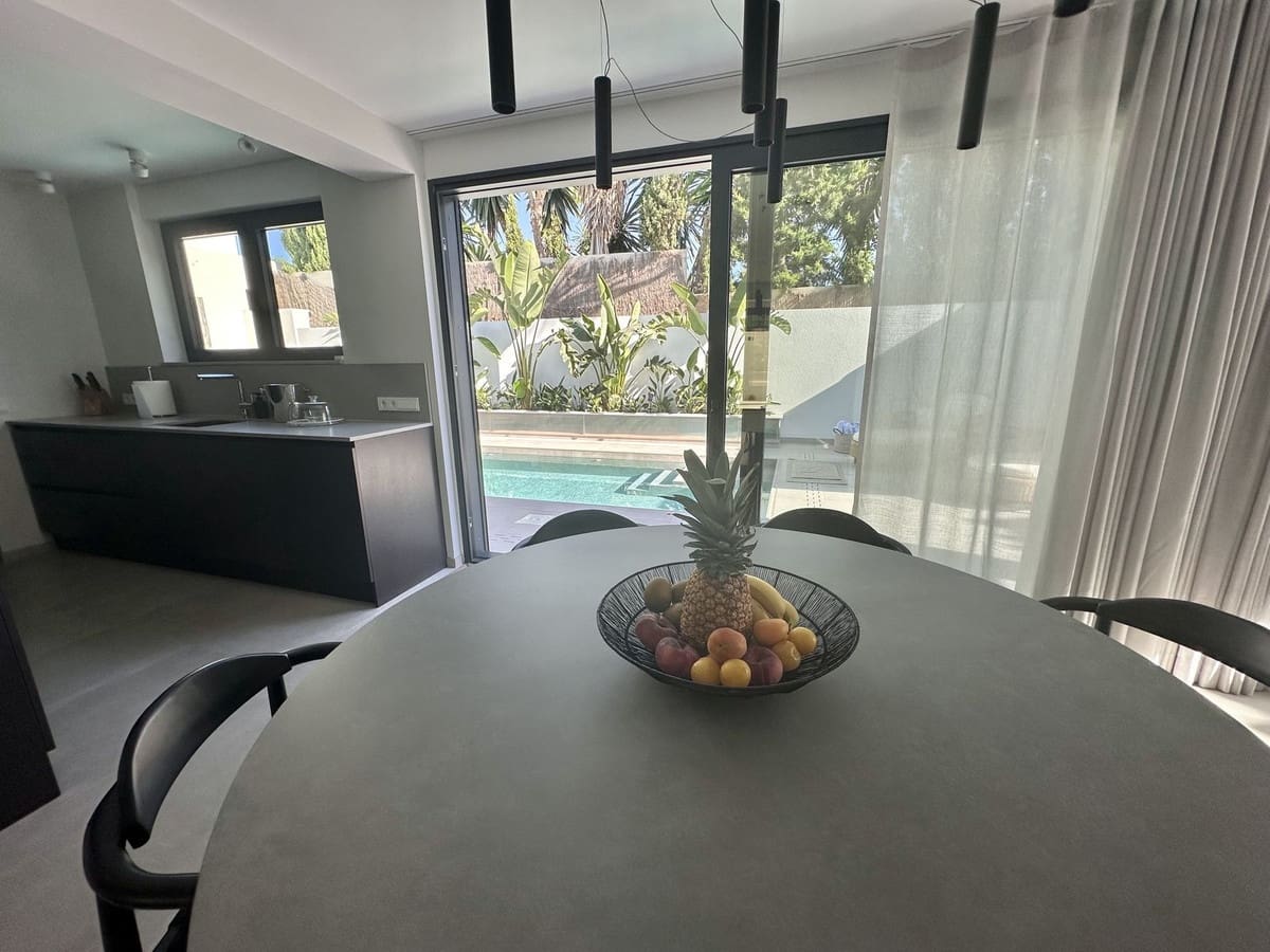 4 quarto Moradia para venda em Puerto Banus com piscina - 4 750 000 € (Ref: 8442151)