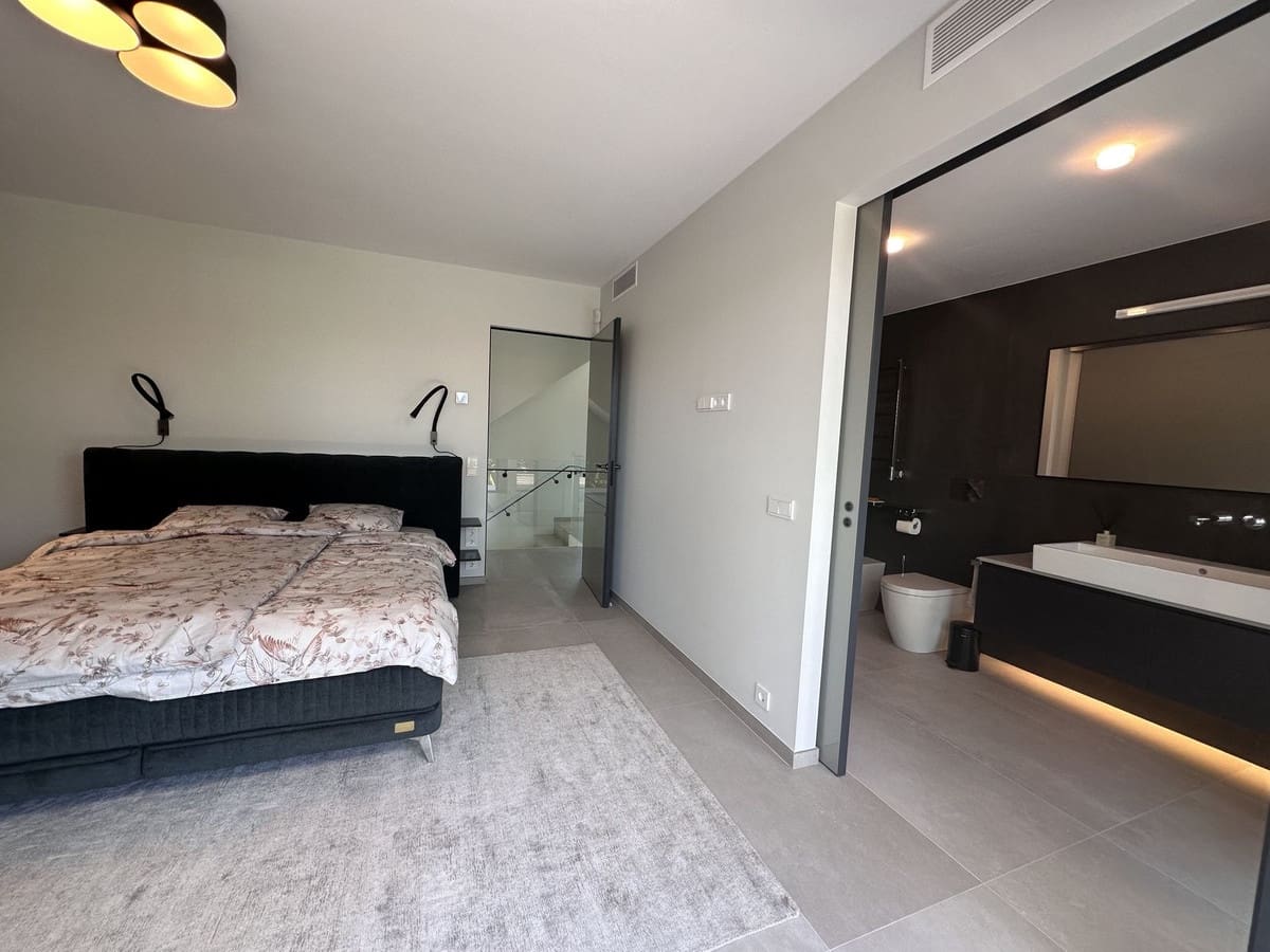 4 quarto Moradia para venda em Puerto Banus com piscina - 4 750 000 € (Ref: 8442151)