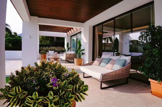 5 sypialnia Willa na sprzedaż w La Carolina - Guadalpín, Marbella z basenem garażem - 4 750 000 € (Ref: 8442171)