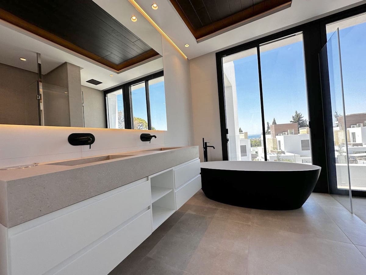 5 sypialnia Willa na sprzedaż w Golden Mile z basenem garażem - 4 750 000 € (Ref: 8442171)