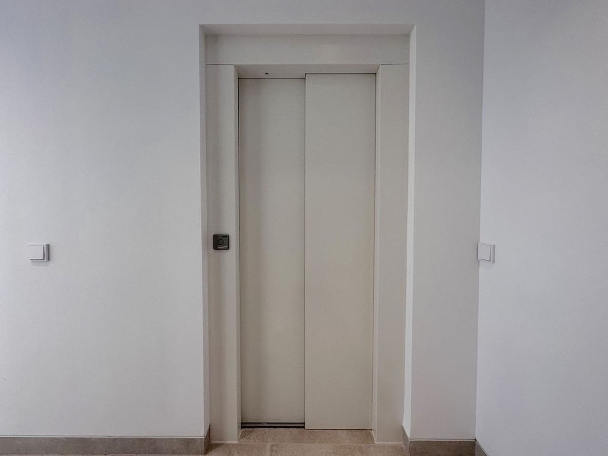 5 sypialnia Willa na sprzedaż w Golden Mile z basenem garażem - 4 750 000 € (Ref: 8442171)