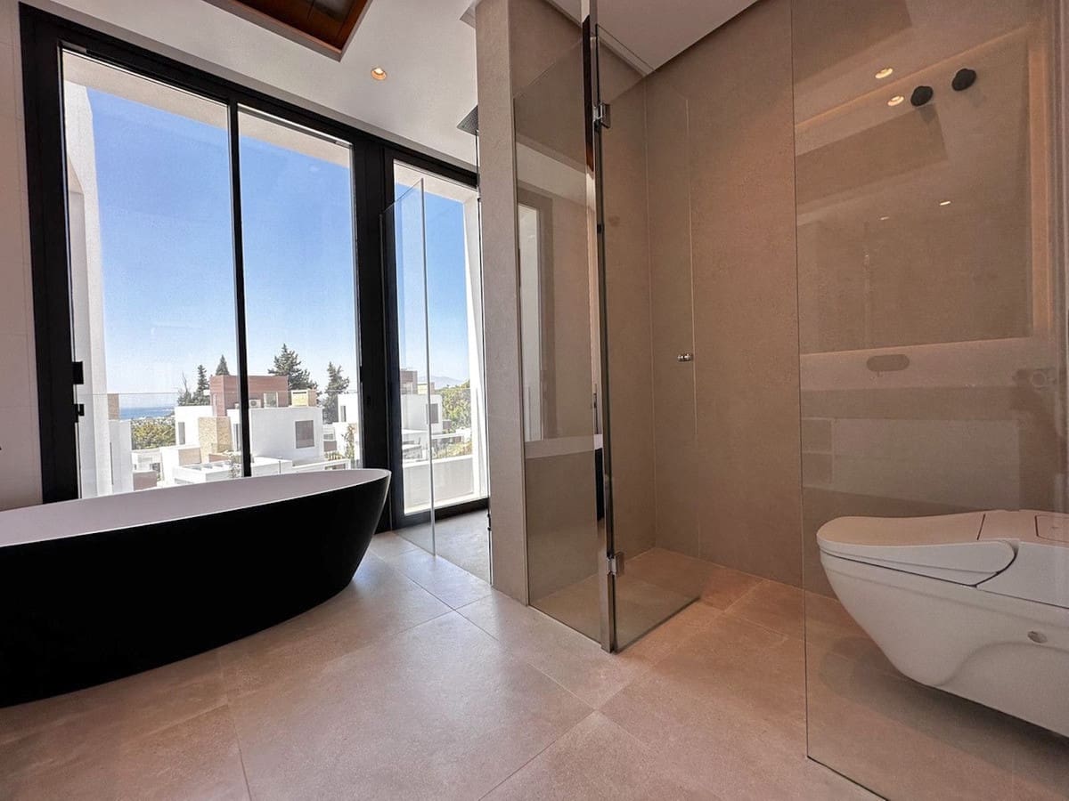 5 sypialnia Willa na sprzedaż w Golden Mile z basenem garażem - 4 750 000 € (Ref: 8442171)