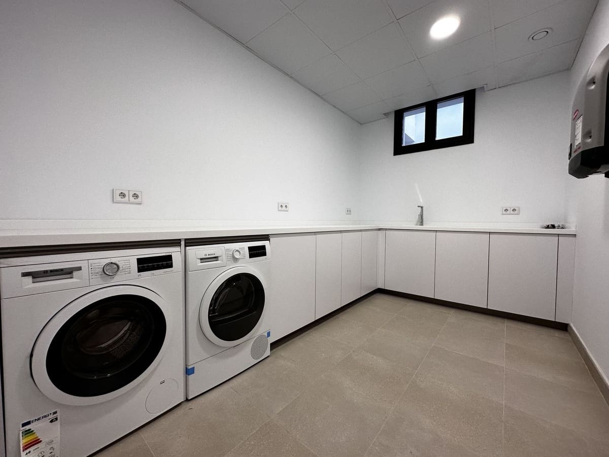 5 sypialnia Willa na sprzedaż w Golden Mile z basenem garażem - 4 750 000 € (Ref: 8442171)