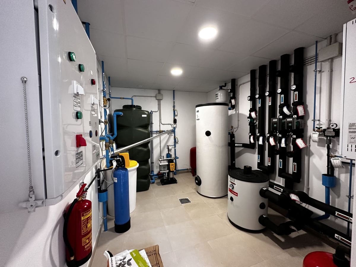 5 sypialnia Willa na sprzedaż w Golden Mile z basenem garażem - 4 750 000 € (Ref: 8442171)