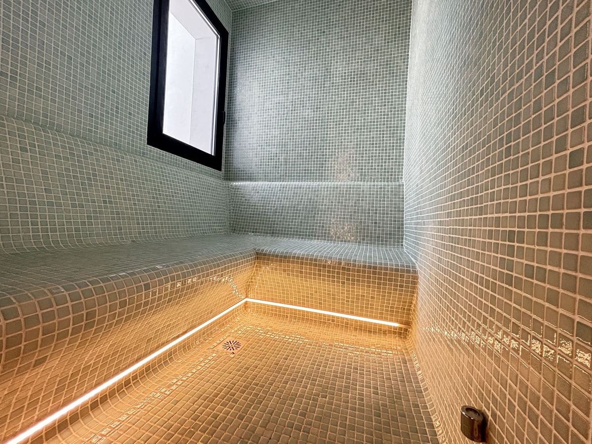 5 sypialnia Willa na sprzedaż w Golden Mile z basenem garażem - 4 750 000 € (Ref: 8442171)