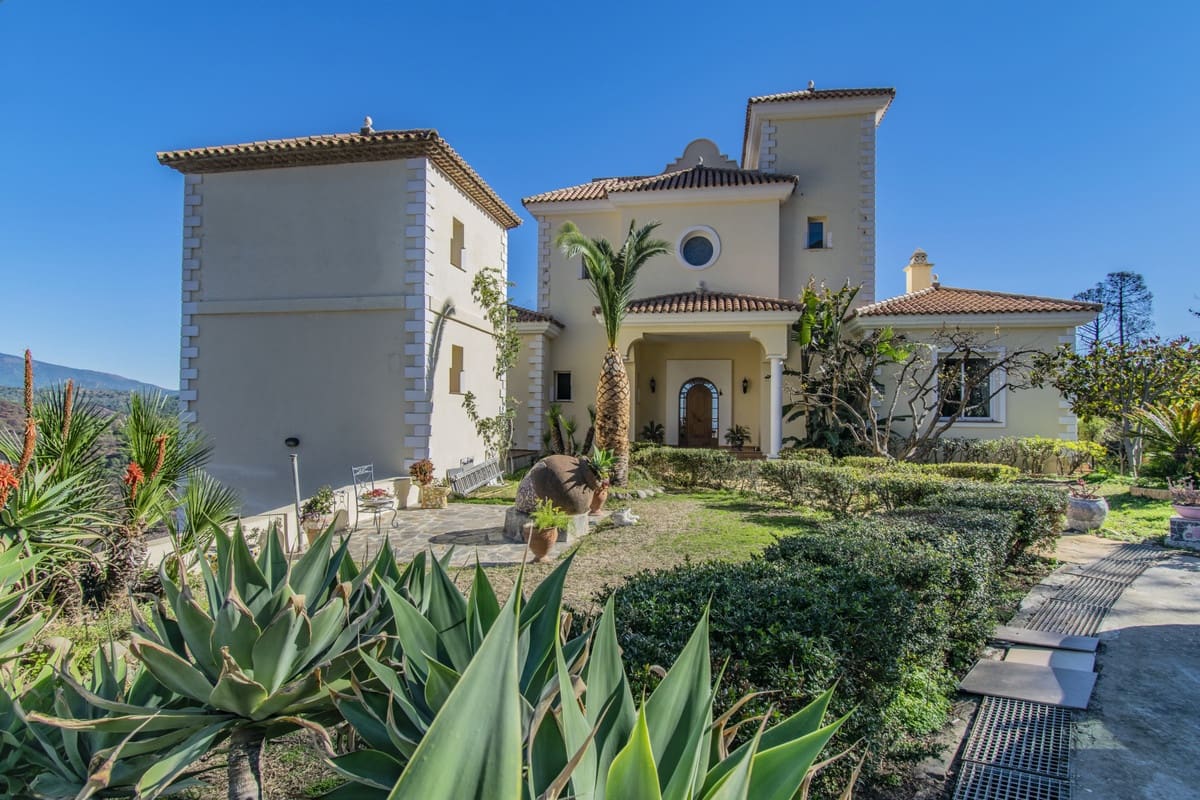 7 soveværelse Villa til salg i Estepona med swimmingpool garage - € 2.300.000 (Ref: 8442177)