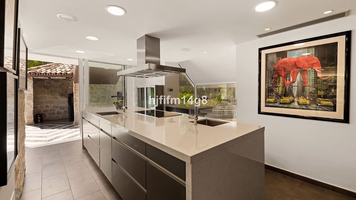 5 sovrum Villa till salu i La Quinta med pool - 3 595 000 € (Ref: 8442179)