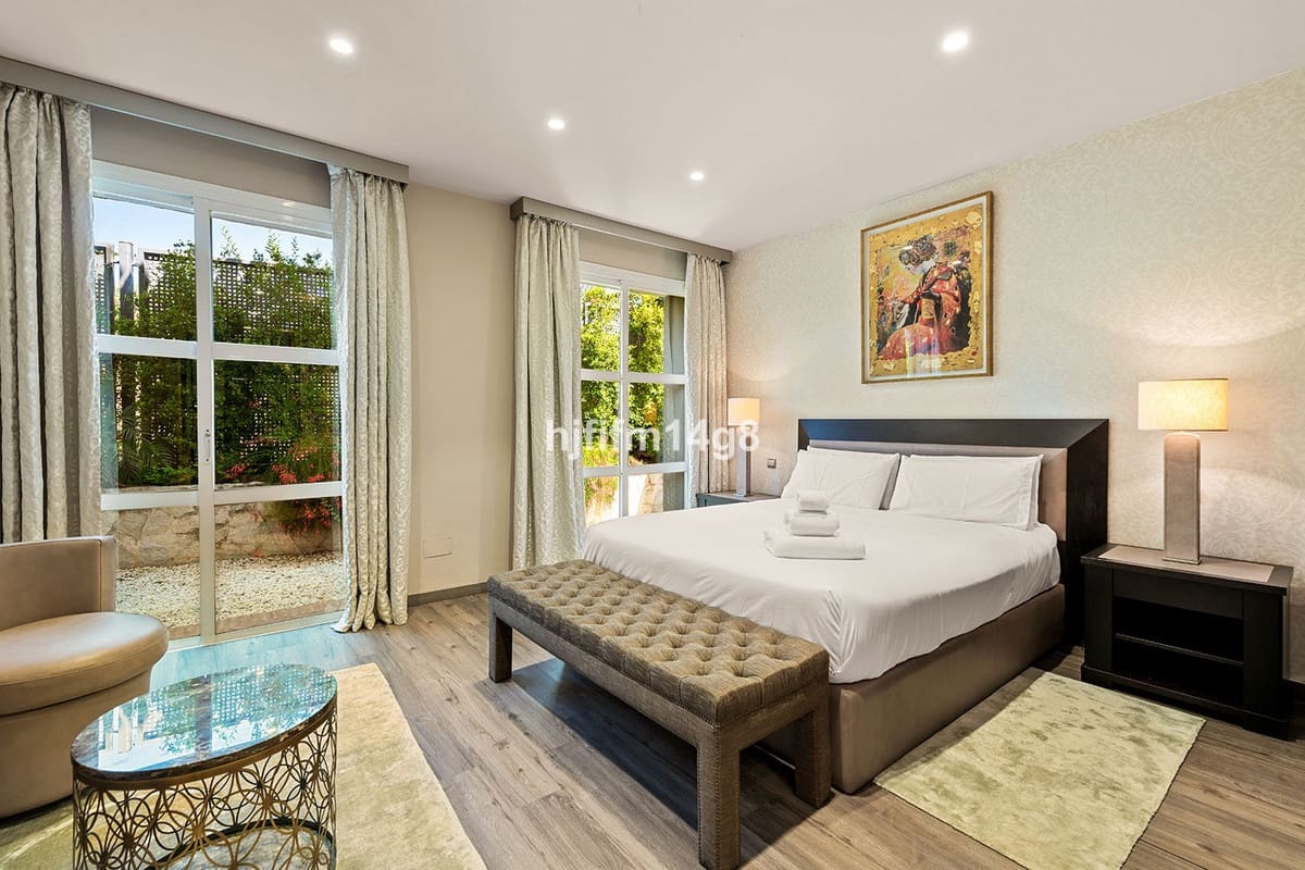 5 sovrum Villa till salu i La Quinta med pool - 3 595 000 € (Ref: 8442179)