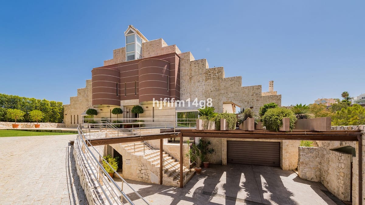 5 sovrum Villa till salu i La Quinta med pool - 3 595 000 € (Ref: 8442179)