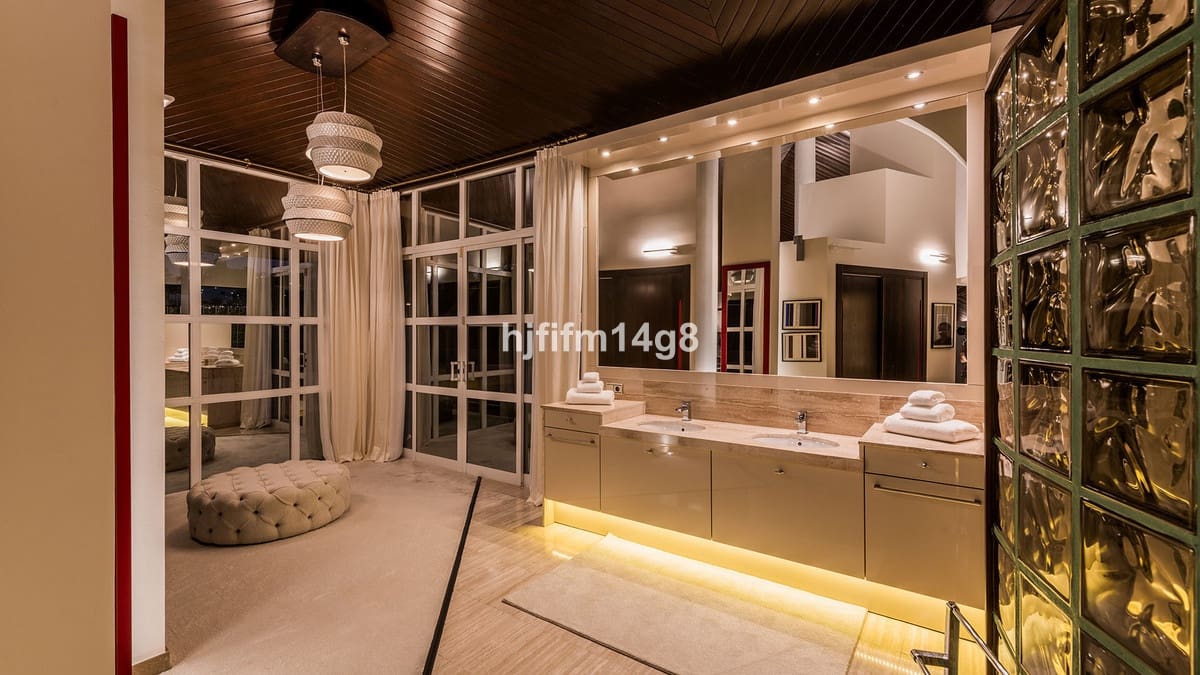 5 sovrum Villa till salu i La Quinta med pool - 3 595 000 € (Ref: 8442179)