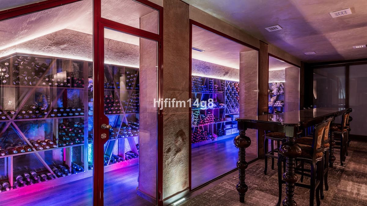 5 sovrum Villa till salu i La Quinta med pool - 3 595 000 € (Ref: 8442179)