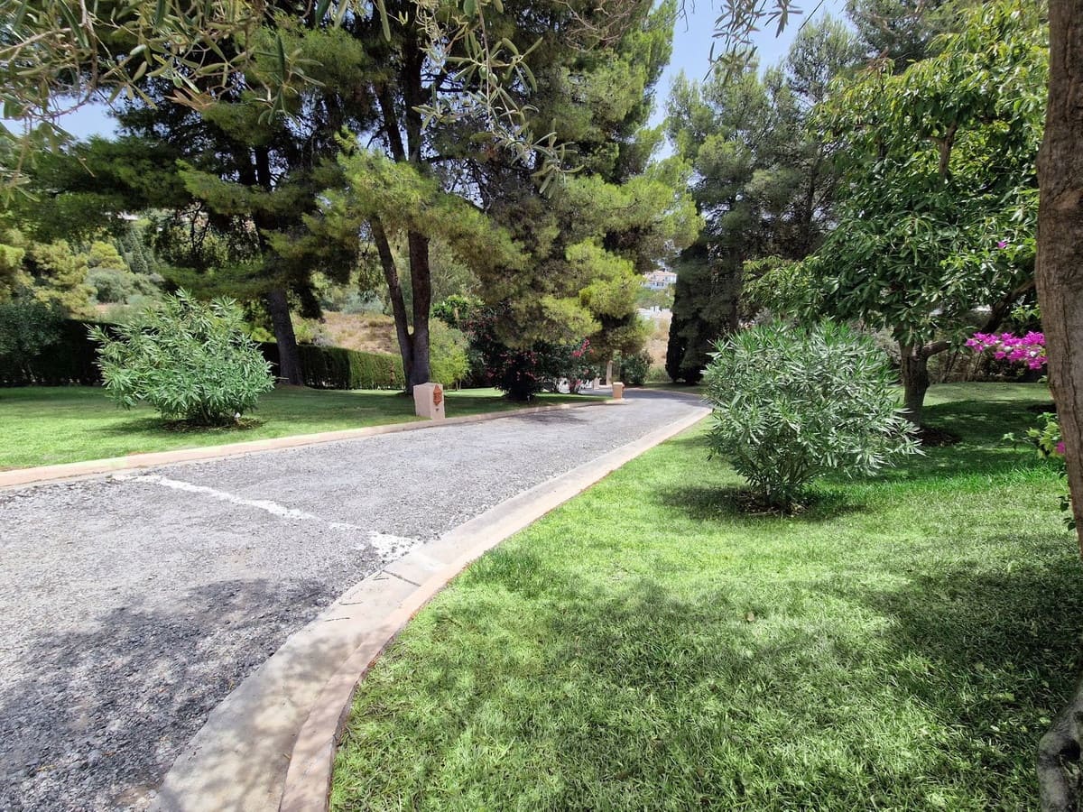 4 sypialnia Willa na sprzedaż w Benahavis z basenem garażem - 3 900 000 € (Ref: 8442240)