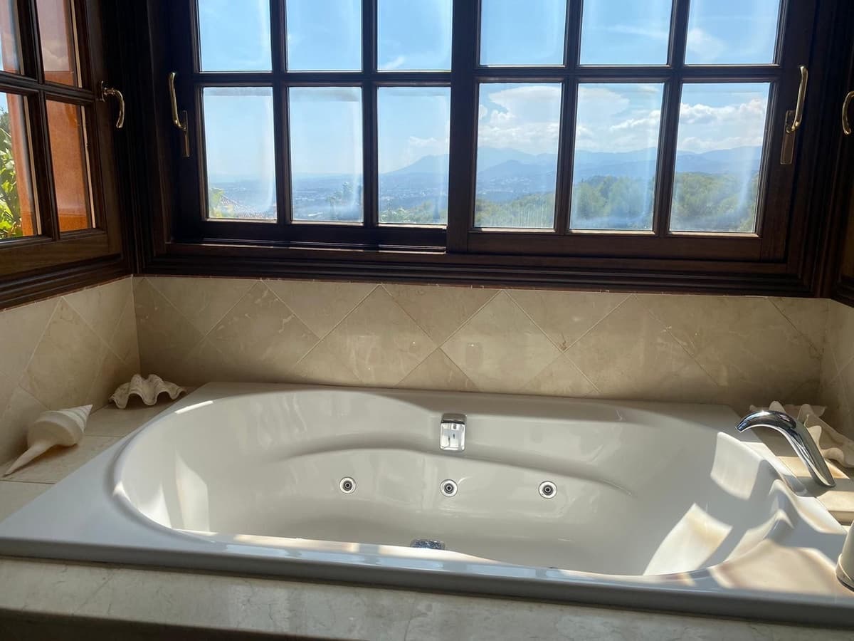 5 quarto Moradia para venda em Golden Mile com piscina - 10 500 000 € (Ref: 8442246)