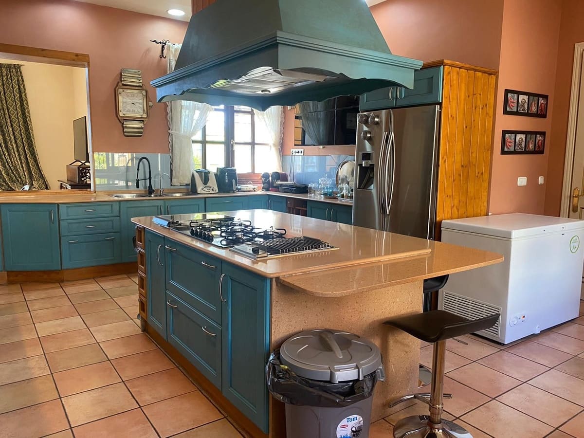 5 quarto Moradia para venda em Golden Mile com piscina - 10 500 000 € (Ref: 8442246)