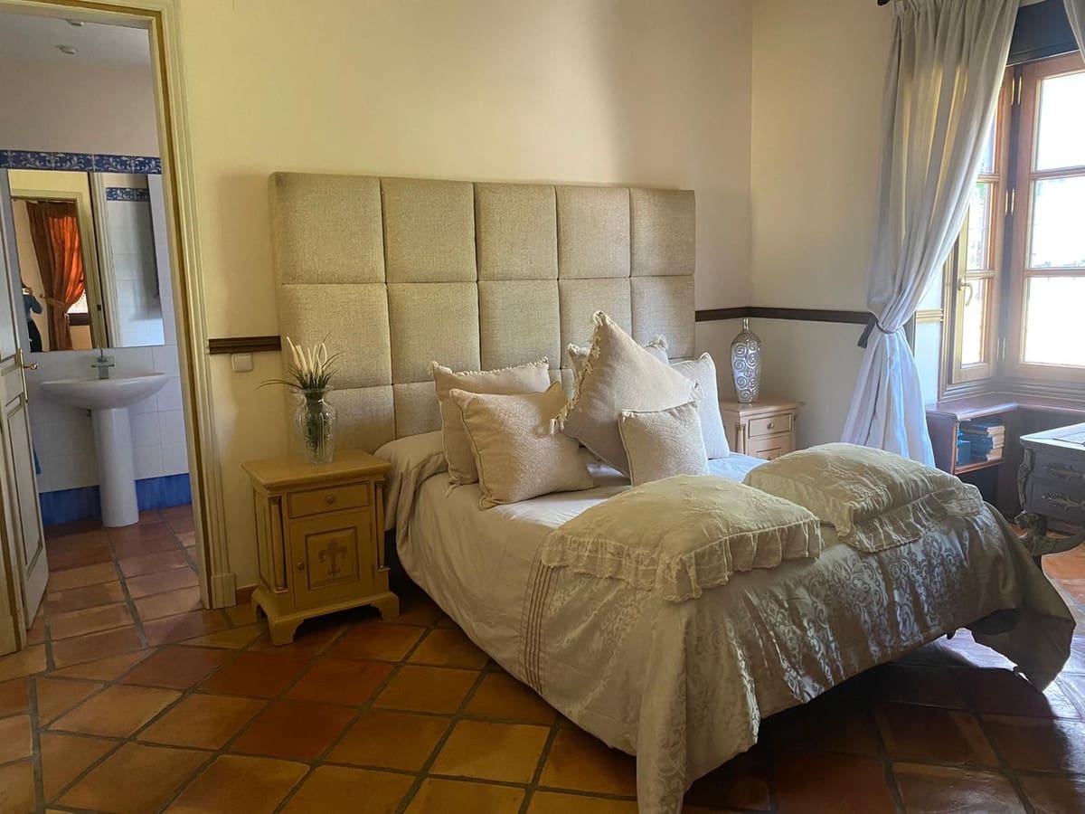 5 quarto Moradia para venda em Golden Mile com piscina - 10 500 000 € (Ref: 8442246)