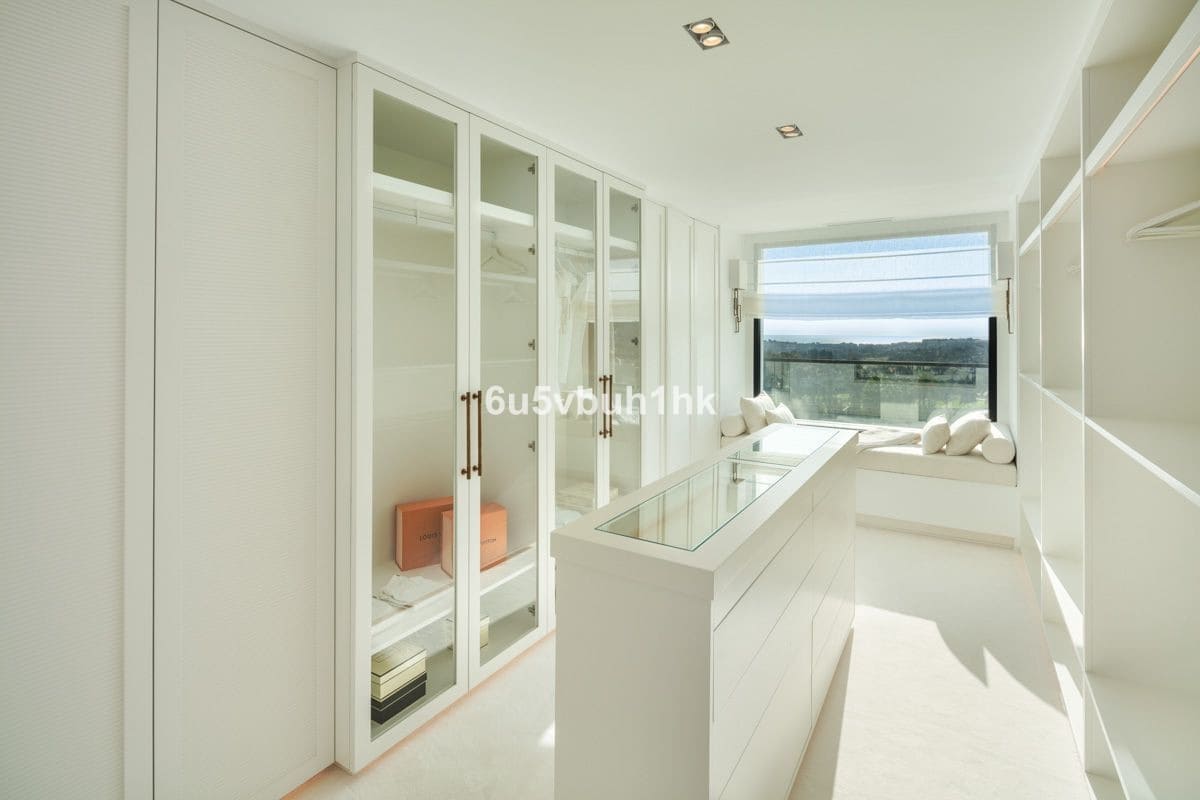 5 soverom Villa til salgs i Nueva Andalucia - € 10 500 000 (Ref: 8442258)