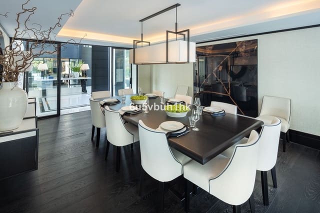 5 soverom Villa til salgs i Las Brisas, Marbella - € 10 500 000 (Ref: 8442258)